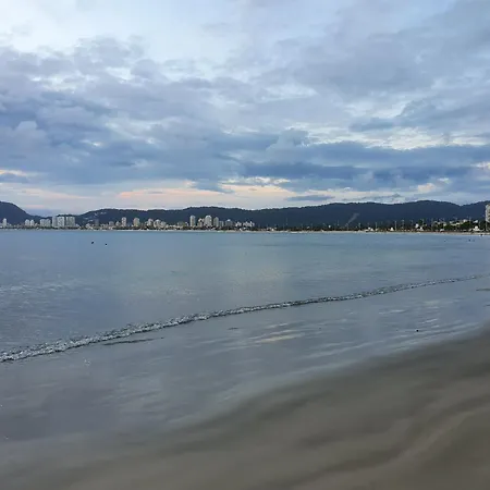 Apto 8 pessoas, Guarujá, Tortuga, com varanda.-2