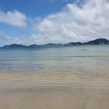 Apto 8 pessoas, Guarujá, Tortuga, com varanda.-3